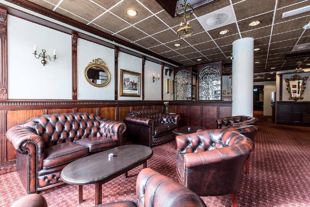 Chesterfield Hotel